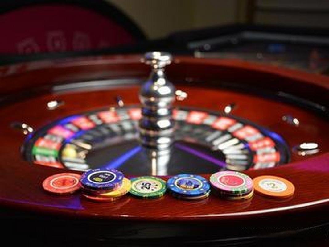 Pengguna Indonesia menikmati bonus harian tangkas sambil menonton pertandingan olahraga